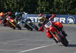Sammartin, Bonnal e Gomez in bagarre - foto diemme